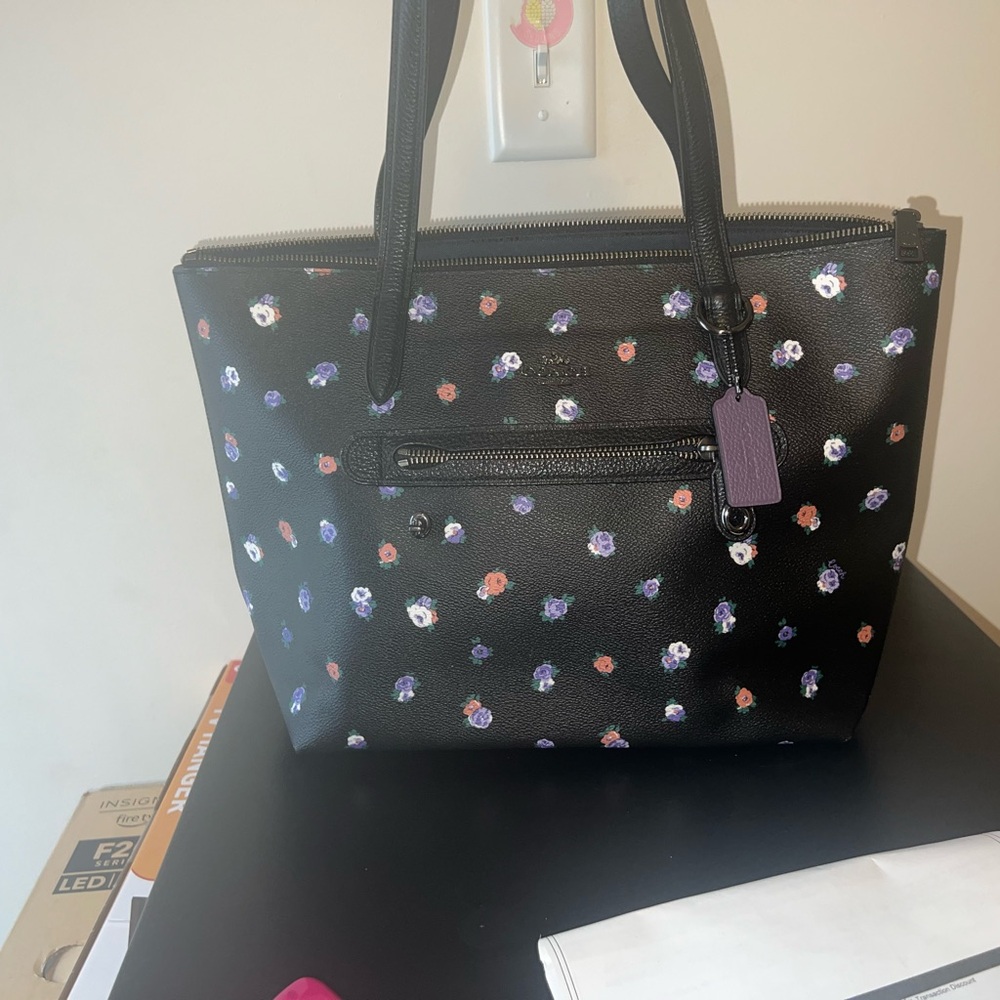 Coach bag gently used like new